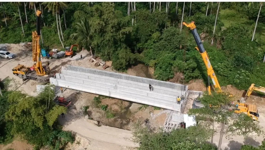 Girder erection project in San Francisco, Quezon