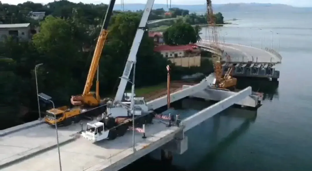 Girder erection project in Taal, Batangas